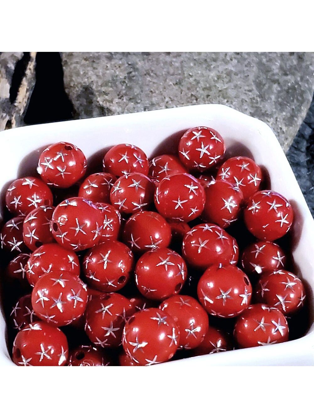 Vintage Retro Red & Silver Stars 12mm Round Acrylic Shabby Chic Beads 10 pcs